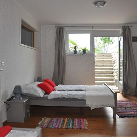 Apartma Romana Spodnji Otok Eksteriør bilde